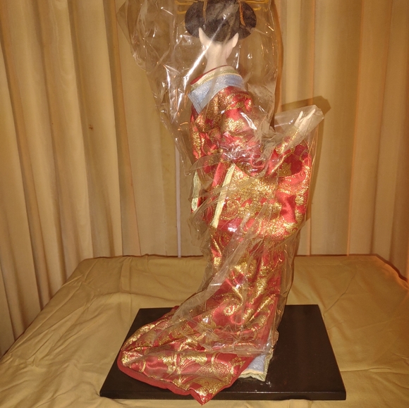 High Value Limited Edition Japanese Geisha Doll - Picture 8 of 16
